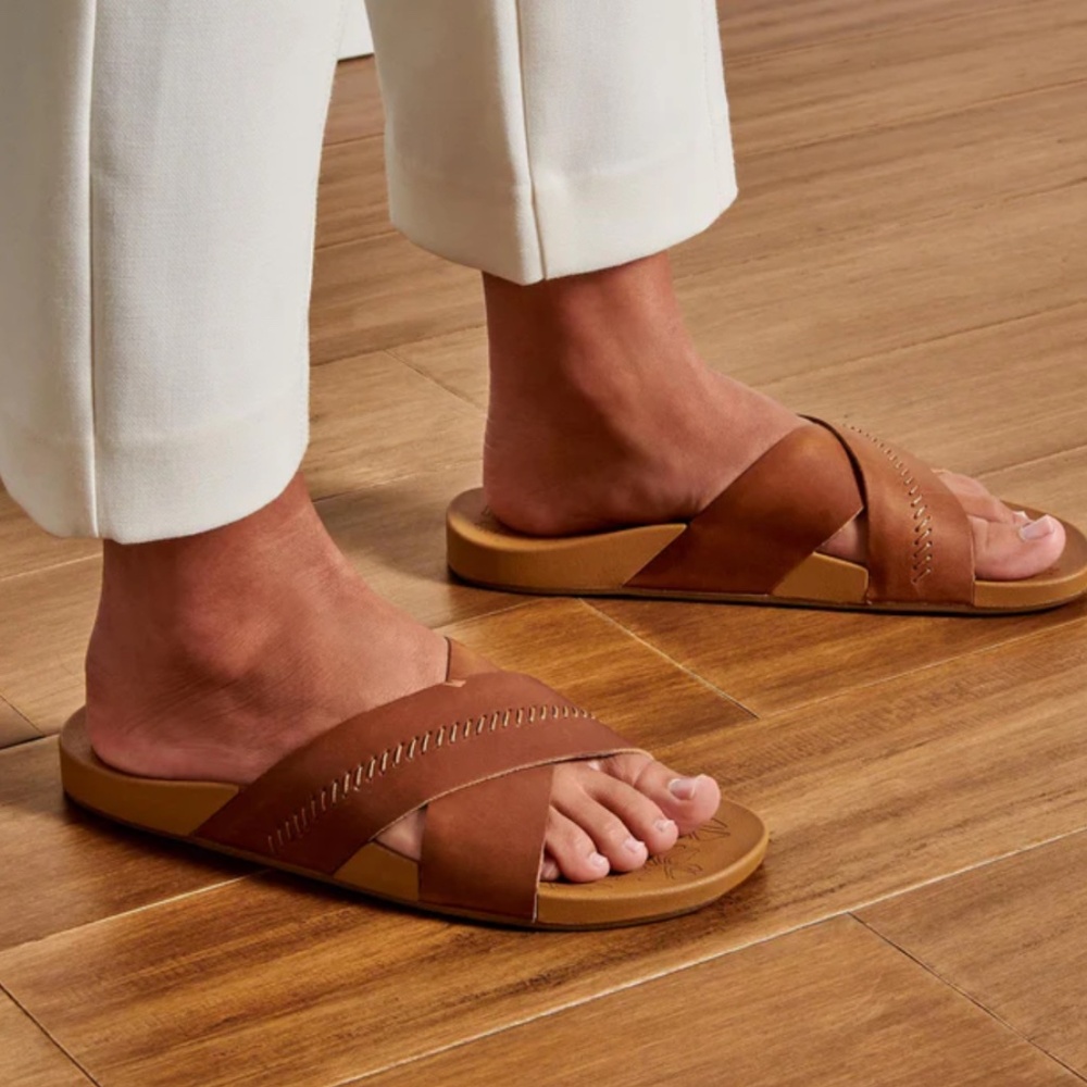 OluKai Kīpe‘a ‘Olu - women’s leather slide sandals brown